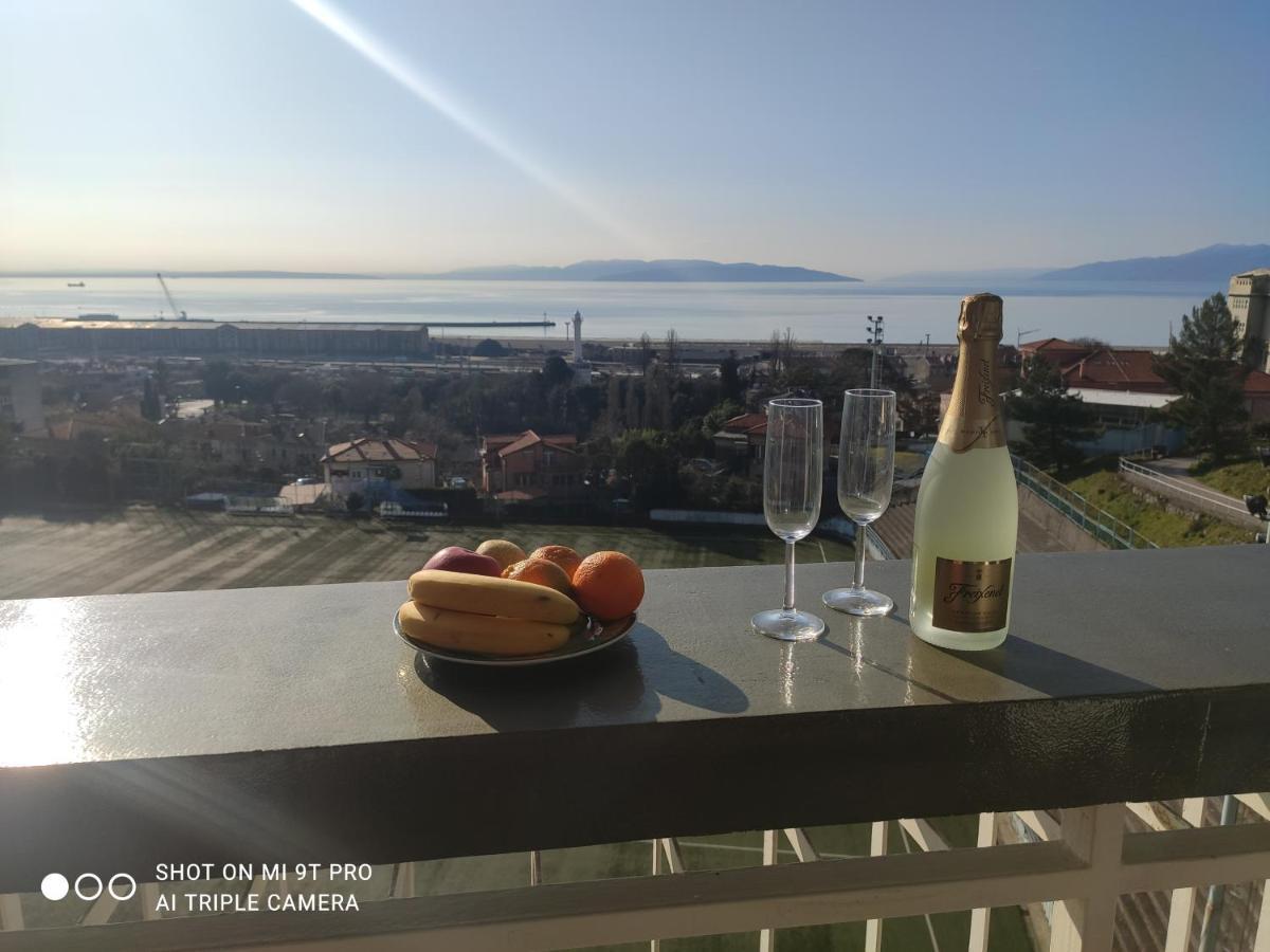 Riview Lägenhet Rijeka Exteriör bild